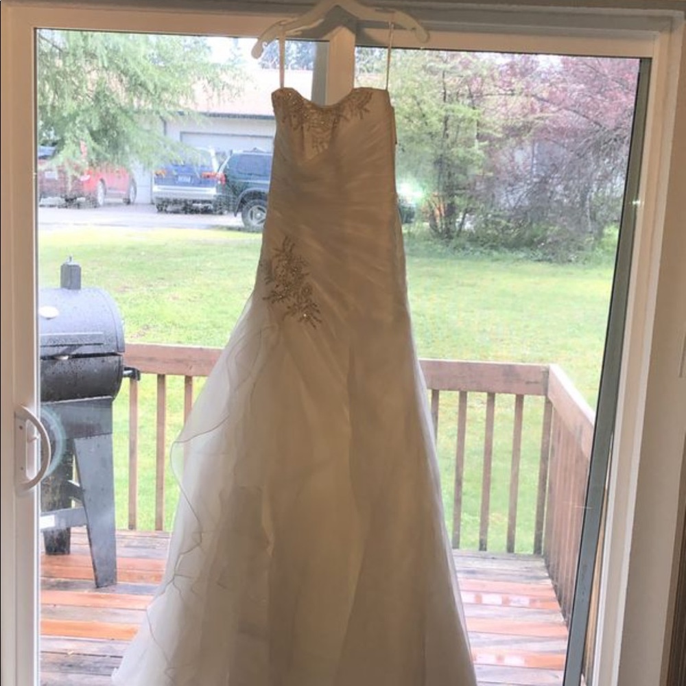 Wedding dress